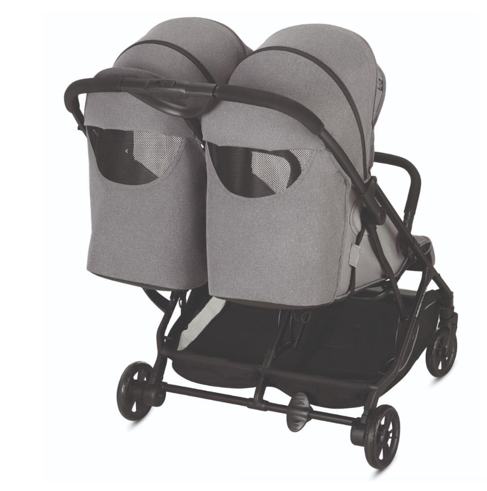 Capota extensible con protecci&oacute;n solar UPF 50+ de la Inglesina Twin Sketch, con ventana de ventilaci&oacute;n.